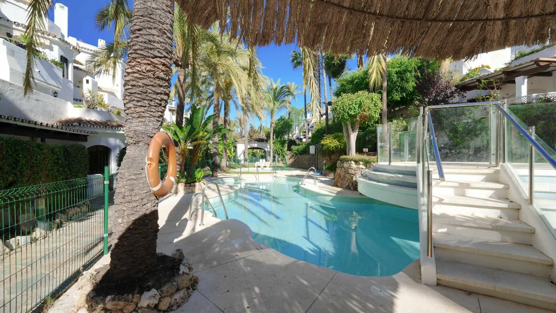 1104 First Line Beach Apartment Golden Beach Pool Marbella